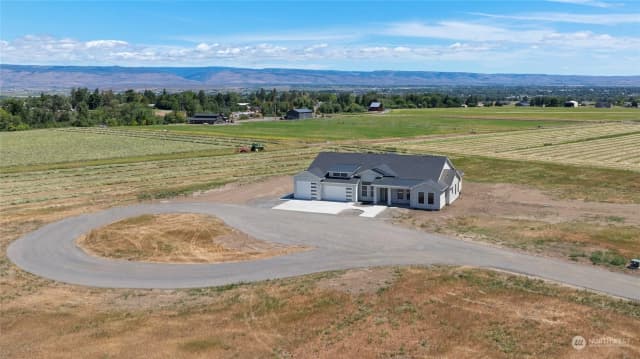 Property photo for 861 Waterbrook Lane, Ellensburg photo 2