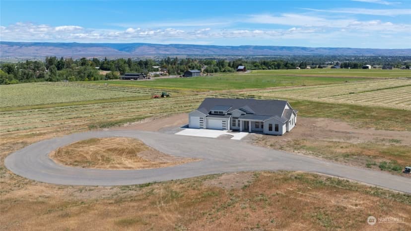 Property photo for 861 Waterbrook Lane, Ellensburg photo 2