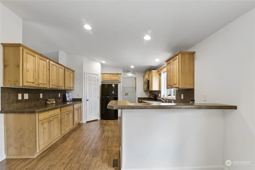 Property photo for 120 E Lakeshore Drive W, Shelton photo 8