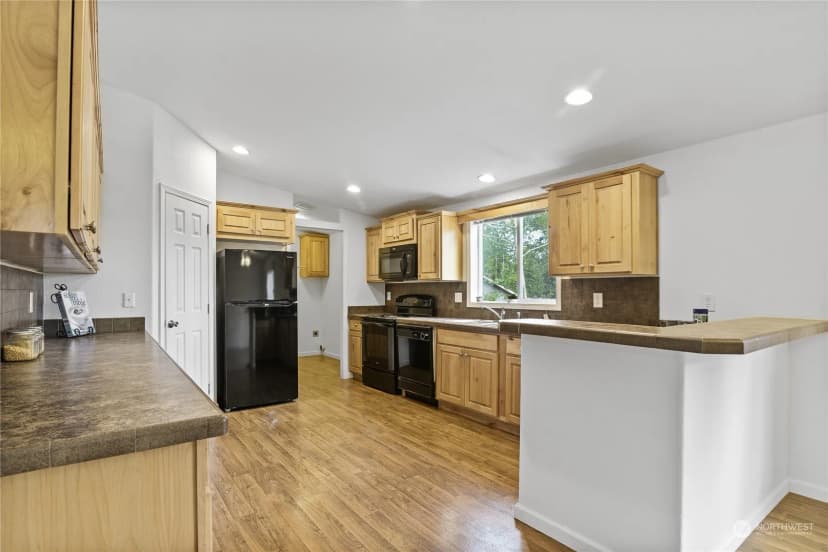 Property photo for 120 E Lakeshore Drive W, Shelton photo 9