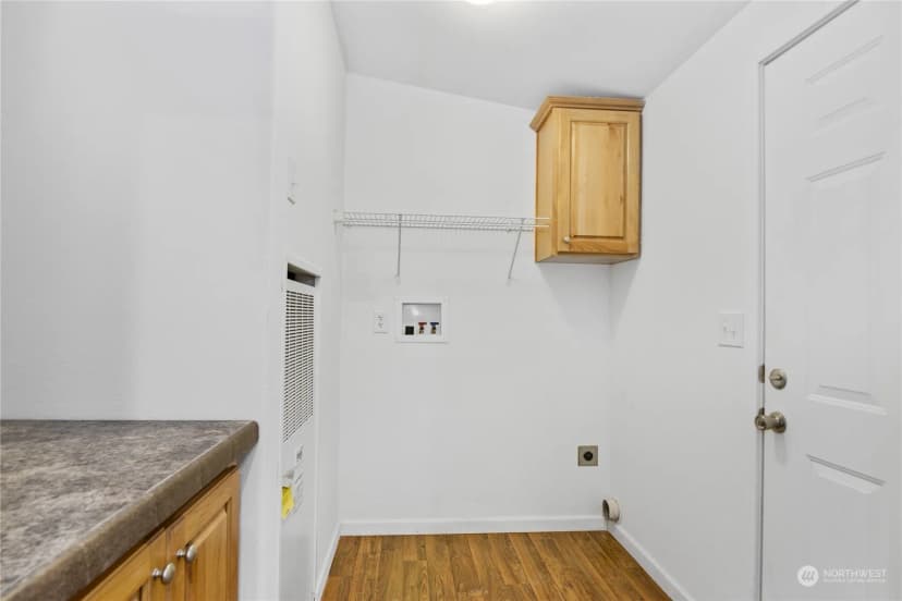 Property photo for 120 E Lakeshore Drive W, Shelton photo 12