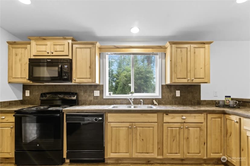 Property photo for 120 E Lakeshore Drive W, Shelton photo 10
