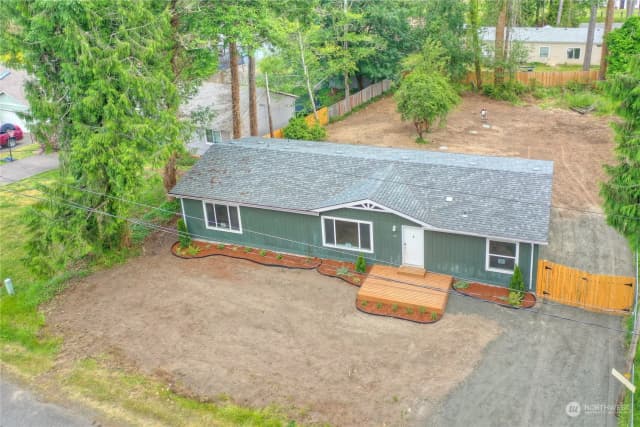 Property photo for 120 E Lakeshore Drive W, Shelton photo 2