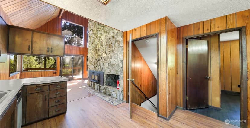 Property photo for 1609 Washington Avenue, Blaine photo 4