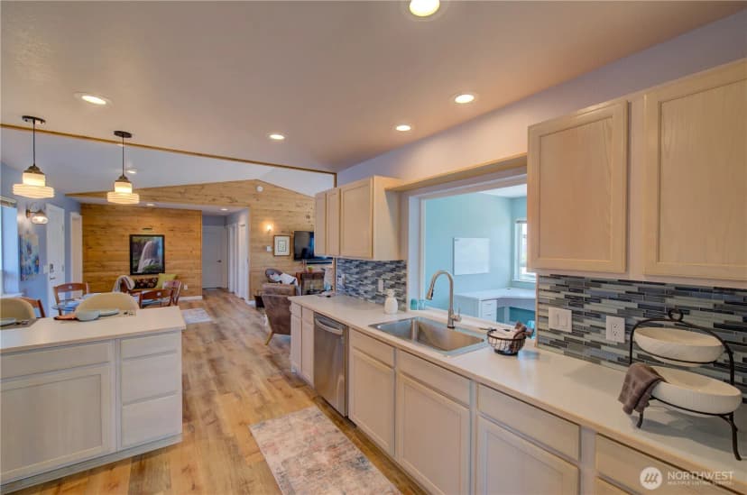 Property photo for 34807 H Place, Ocean Park photo 11