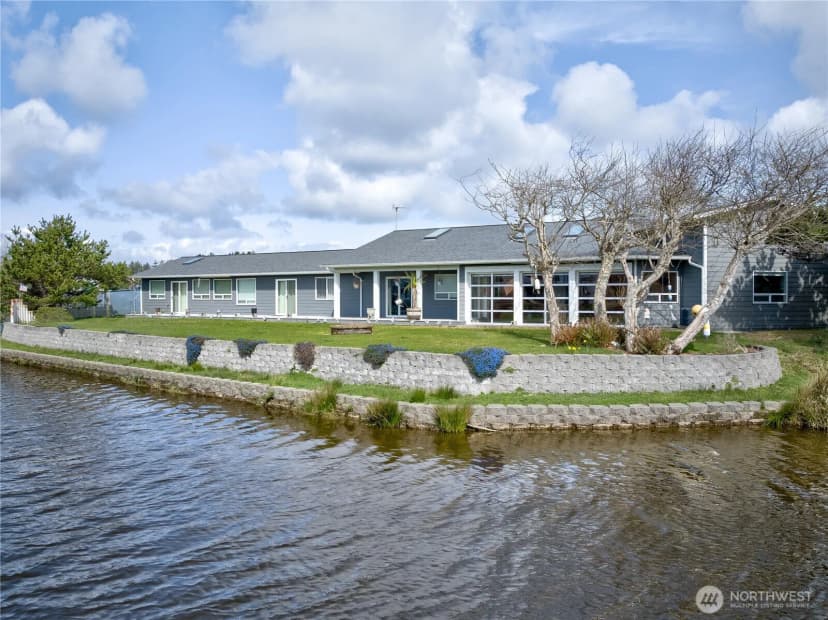Property photo for 34807 H Place, Ocean Park photo 2