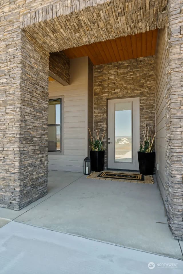 Property photo for 860 Waterbrook Lane, Ellensburg photo 4