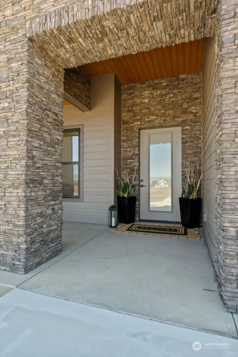 Property photo for 860 Waterbrook Lane, Ellensburg photo 4