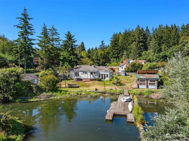 Property photo for 7160 Ne Eagle Harbor Drive, Bainbridge Island