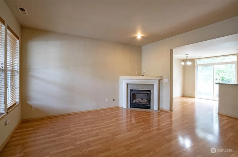 Property photo for 11525 7th Avenue Ct E, Tacoma photo 4