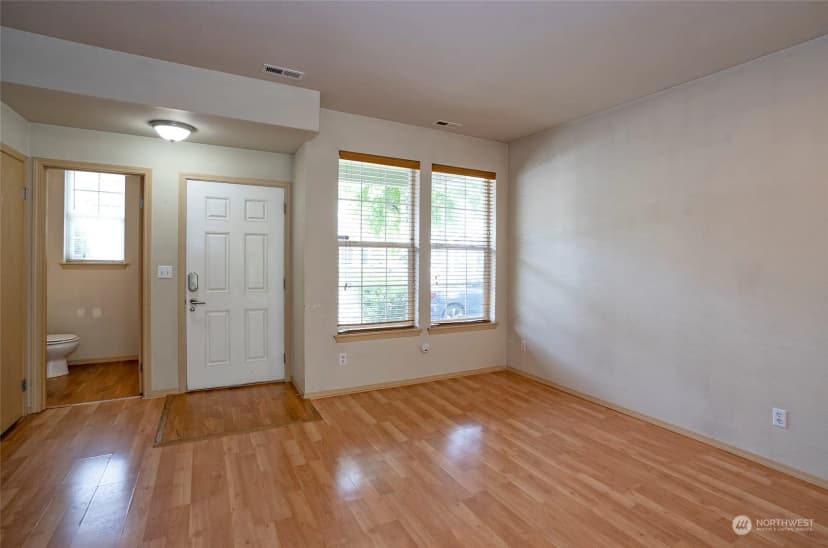 Property photo for 11525 7th Avenue Ct E, Tacoma photo 3
