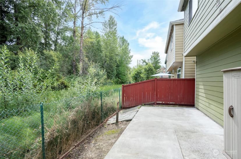 Property photo for 11525 7th Avenue Ct E, Tacoma photo 26