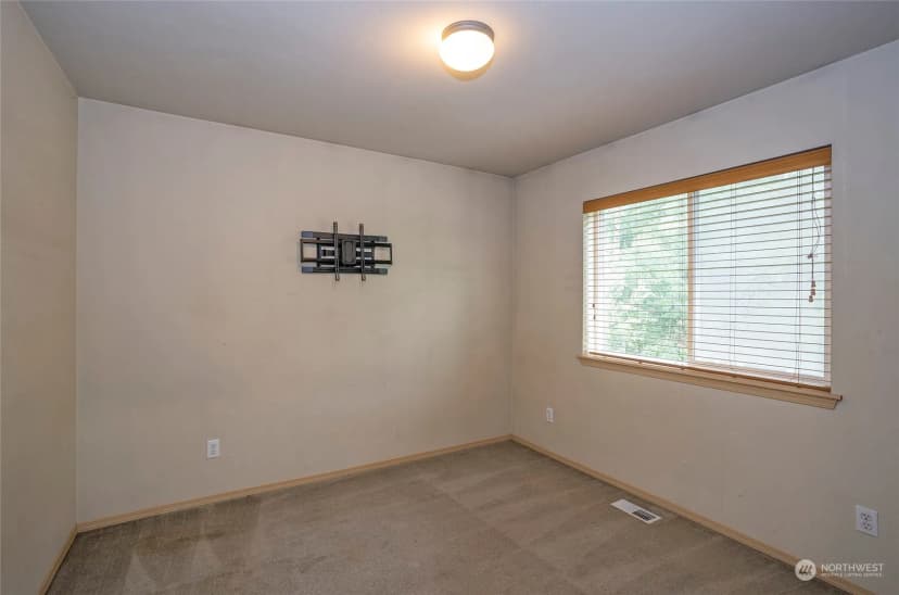 Property photo for 11525 7th Avenue Ct E, Tacoma photo 17