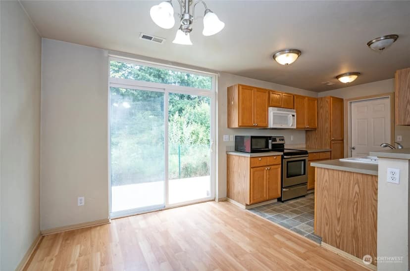 Property photo for 11525 7th Avenue Ct E, Tacoma photo 11