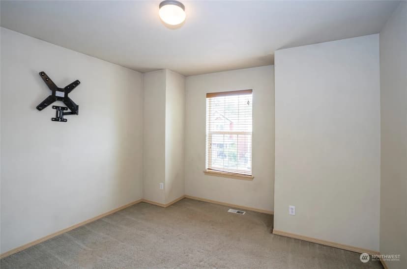 Property photo for 11525 7th Avenue Ct E, Tacoma photo 20