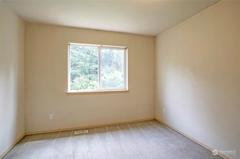 Property photo for 11525 7th Avenue Ct E, Tacoma photo 22