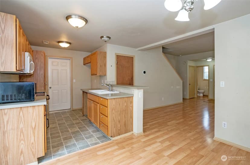 Property photo for 11525 7th Avenue Ct E, Tacoma photo 8