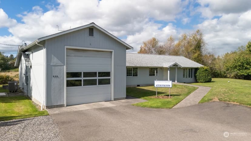 Property photo for 858 E Smith Road, Bellingham photo 8