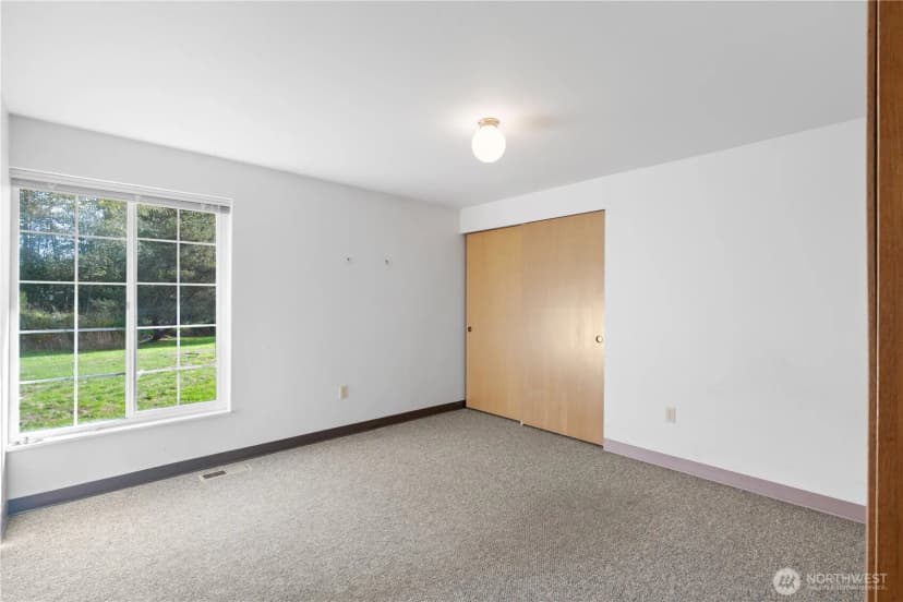 Property photo for 858 E Smith Road, Bellingham photo 30