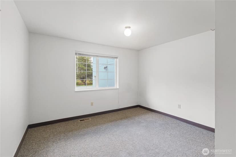 Property photo for 858 E Smith Road, Bellingham photo 39