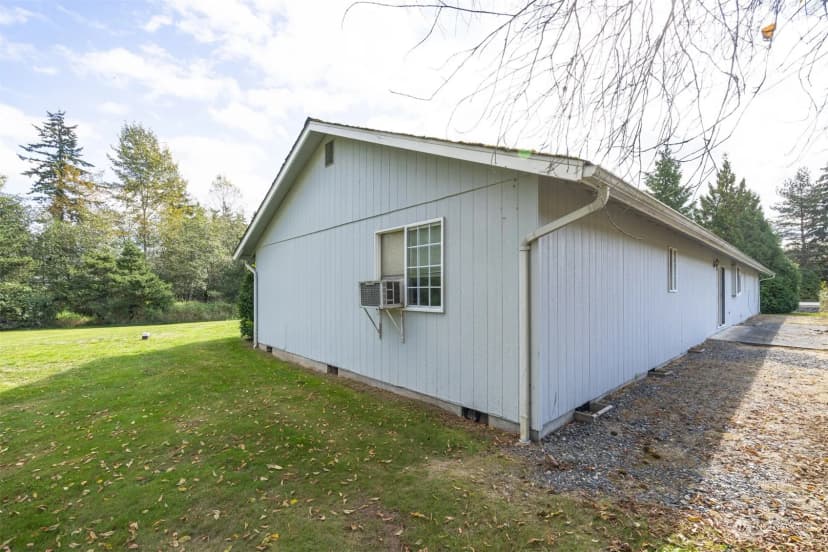 Property photo for 858 E Smith Road, Bellingham photo 16