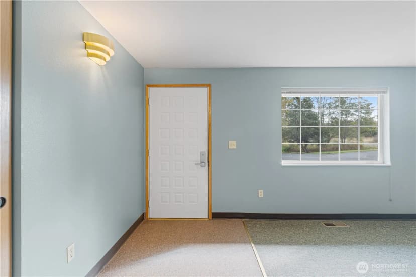 Property photo for 858 E Smith Road, Bellingham photo 19