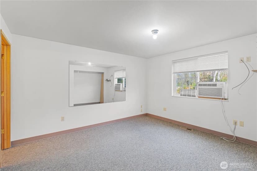 Property photo for 858 E Smith Road, Bellingham photo 33