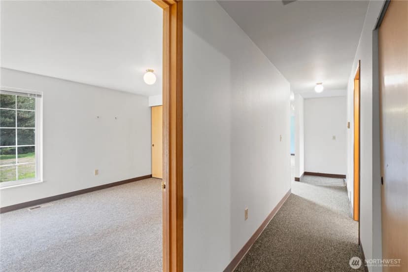 Property photo for 858 E Smith Road, Bellingham photo 32