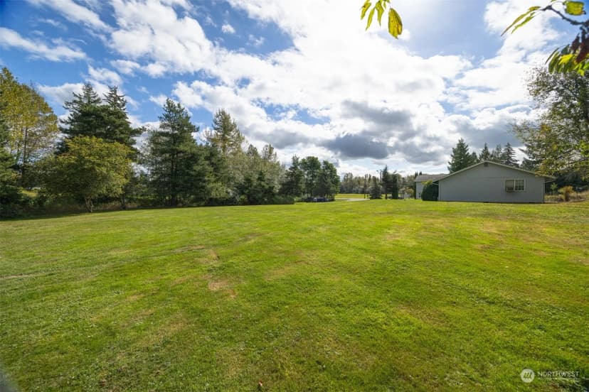 Property photo for 858 E Smith Road, Bellingham photo 17