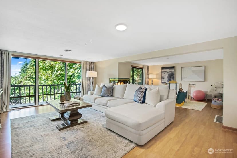 Property photo for 4825 88th Avenue Se, Mercer Island photo 16