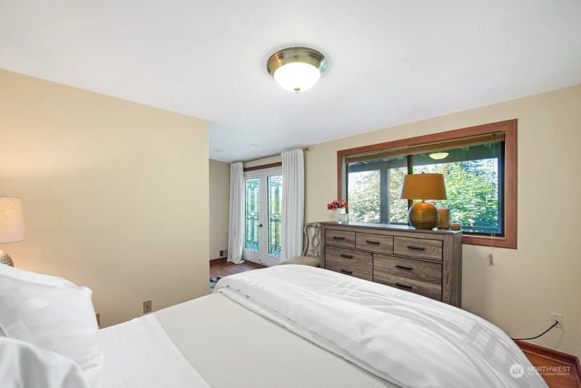 Property photo for 4825 88th Avenue Se, Mercer Island photo 15