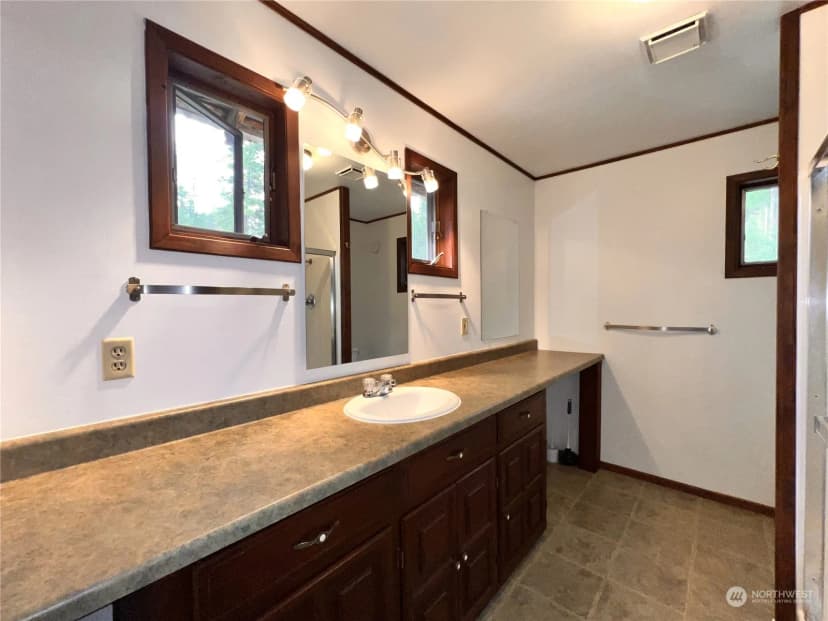 Property photo for 5 Vista Drive, Republic photo 10