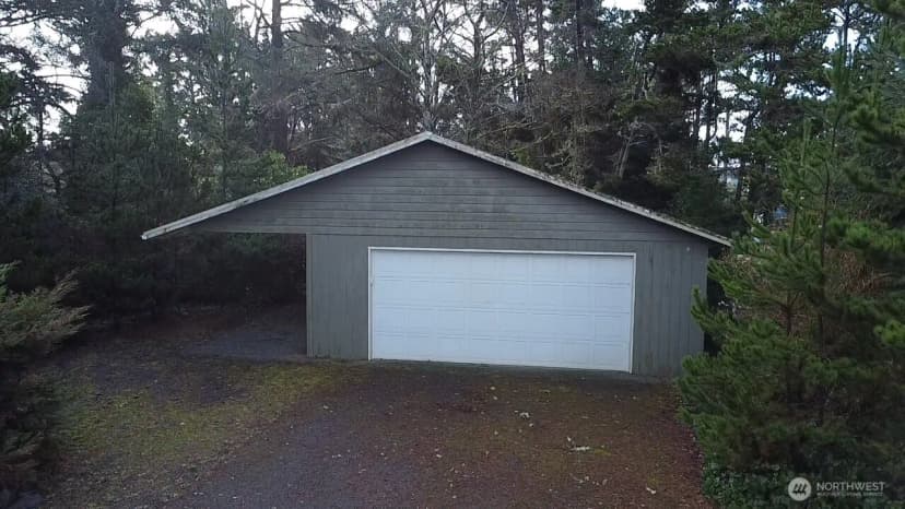 Property photo for 31000 J Place, Ocean Park photo 4