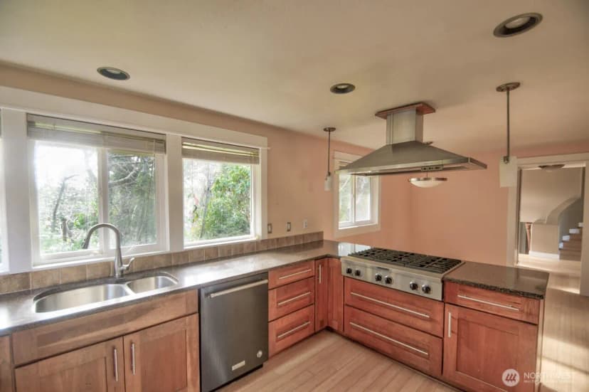Property photo for 31000 J Place, Ocean Park photo 10
