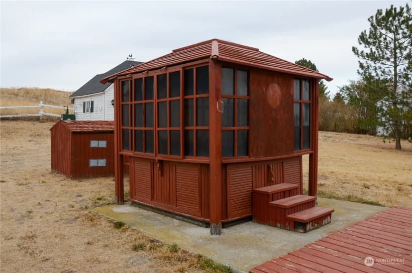 Property photo for 205 E Olive Avenue, Ritzville photo 39