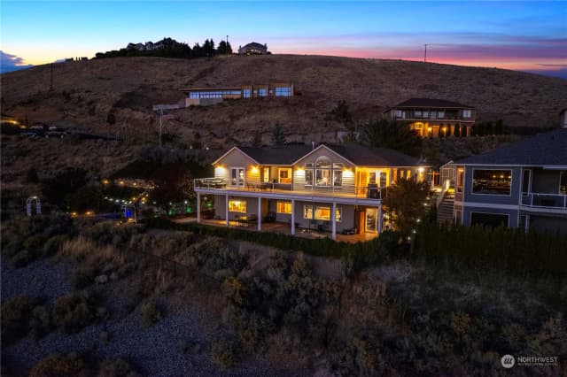 Property photo for 474 Lower Daniels Drive, East Wenatchee