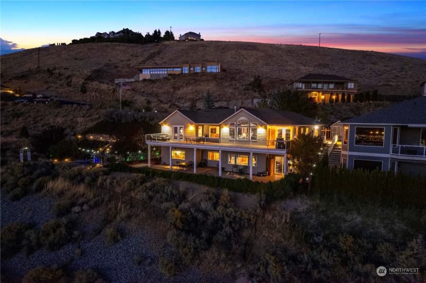 Property photo for 474 Lower Daniels Drive, East Wenatchee