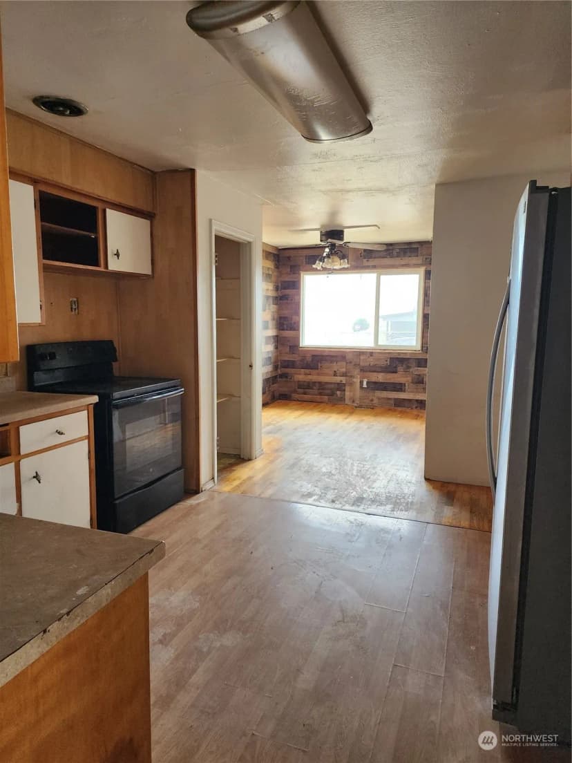 Property photo for 315 E 7th, Warden photo 6