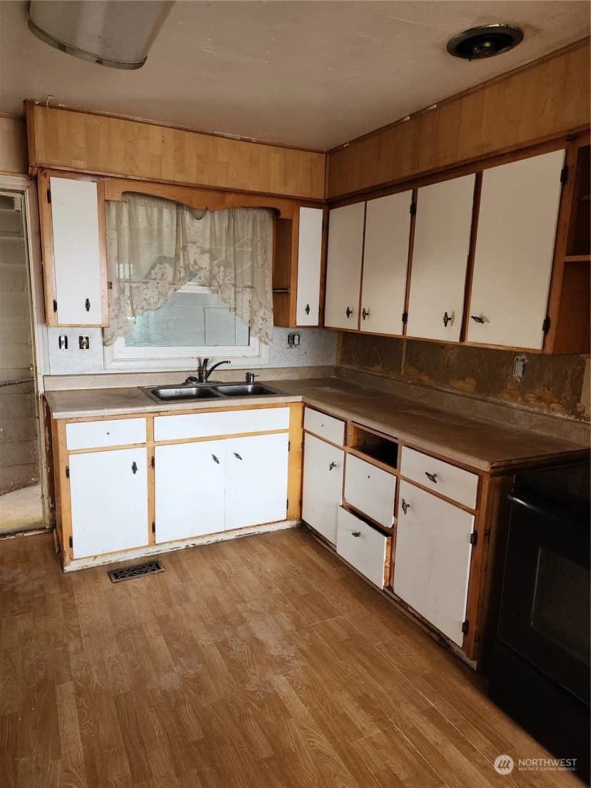Property photo for 315 E 7th, Warden photo 4