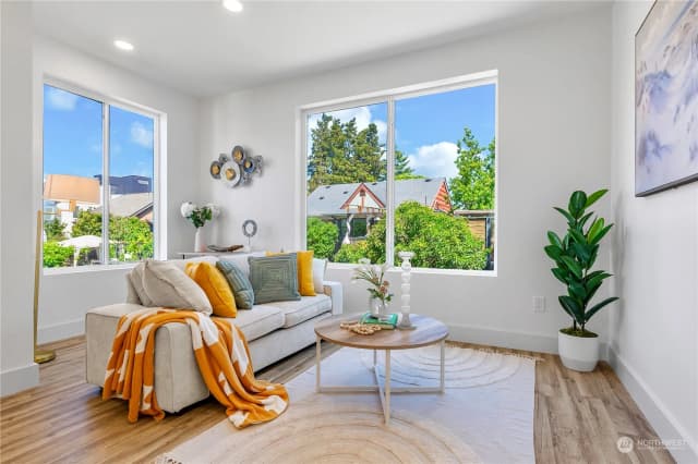 Property photo for 828 Nw 56th Street #b, Seattle photo 4