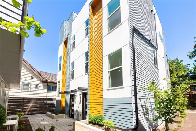 Property photo for 828 Nw 56th Street #b, Seattle, Wa 98107