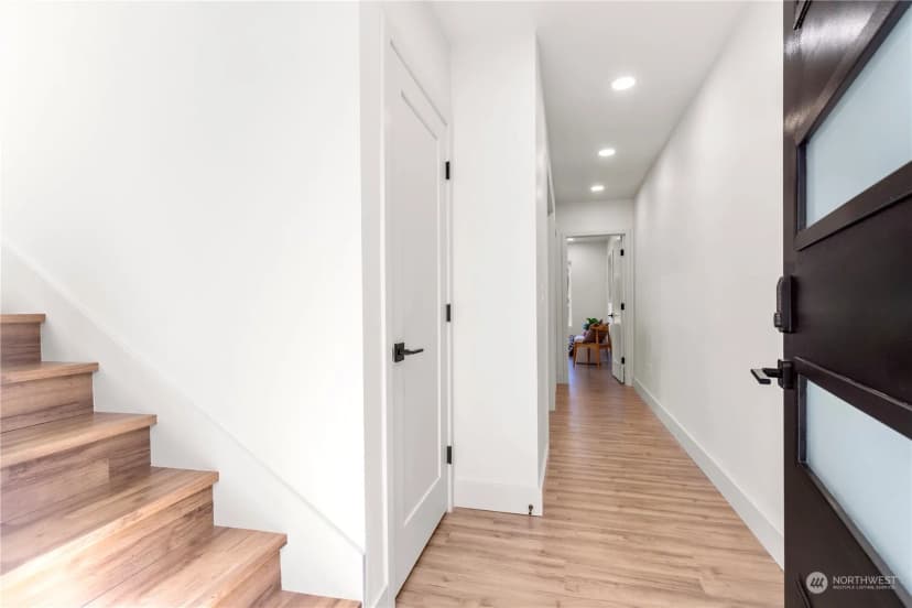 Property photo for 828 Nw 56th Street #b, Seattle photo 3