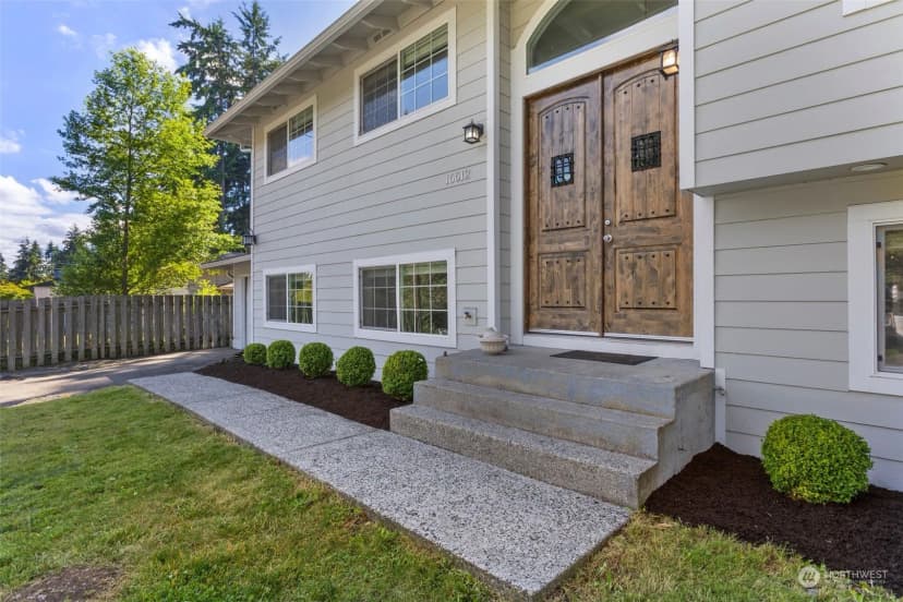Property photo for 16612 62nd Avenue W, Lynnwood photo 4