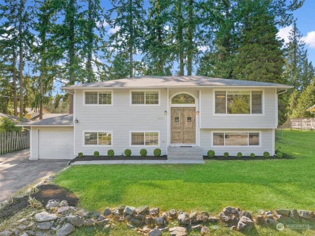 Property photo for 16612 62nd Avenue W, Lynnwood, Wa 98037