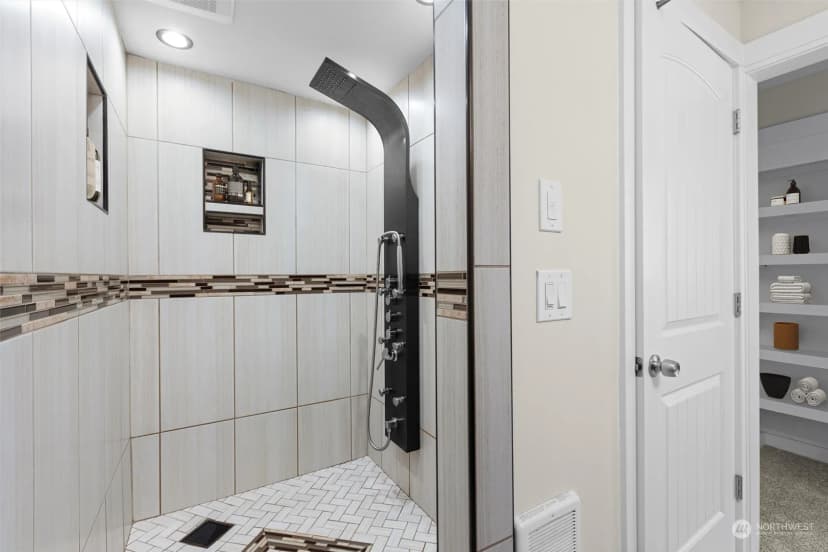 Property photo for 13224 118th Avenue Ne, Kirkland photo 21