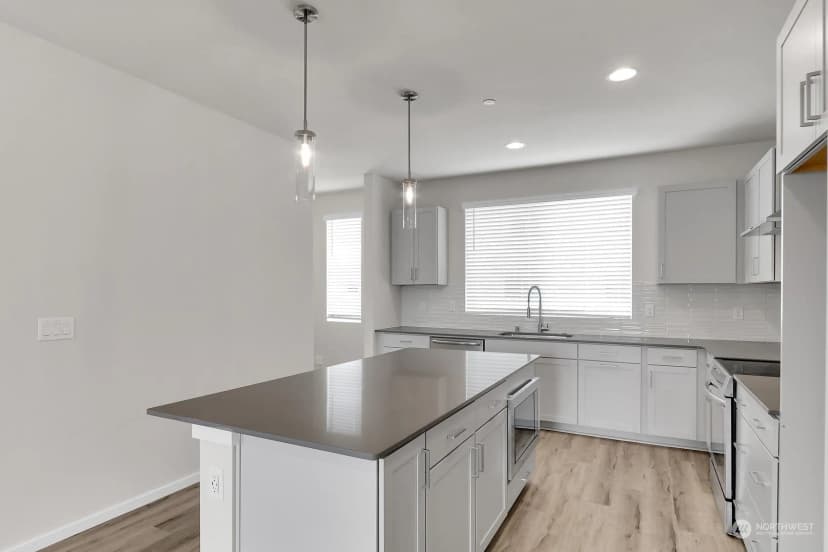 Property photo for 3702 W Mukilteo Boulevard #b, Everett photo 22