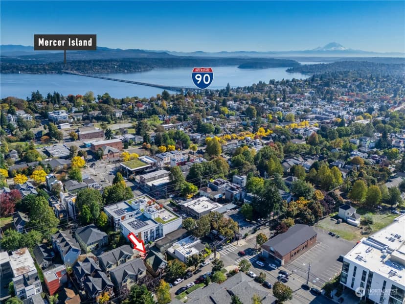 Property photo for 324 25th Avenue S, Seattle photo 3