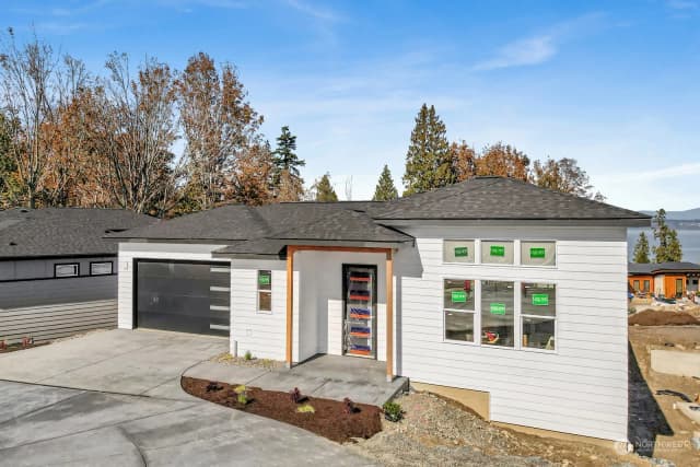 Property photo for 8721 Semiahmoo Drive, Blaine photo 3