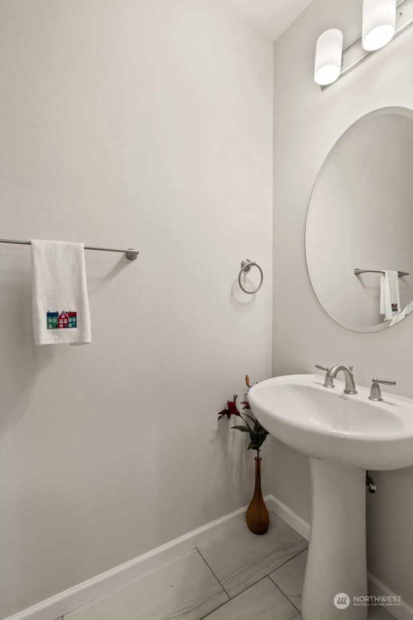 Property photo for 2303 Park View Street Ne, Olympia photo 18