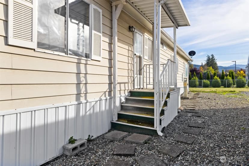 Property photo for 39 Juniper Mobile Estates, Sequim photo 39